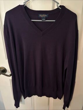Brooks Brothers Men’s V-Neck Sweater in Plum